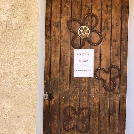 Les De La Tour - Le Tournesol Apartment *
